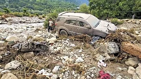 Cloudburst in Pahalgam floods 11 villages, damages around 20 hotels