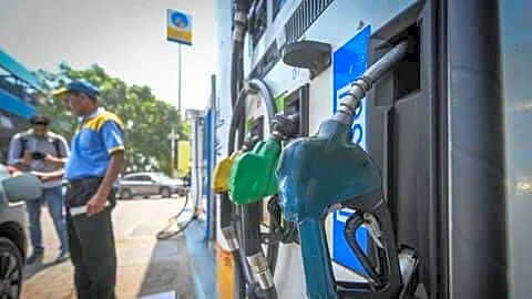 Fuel prices steady in Indian cities despite U.S.-Iran tensions