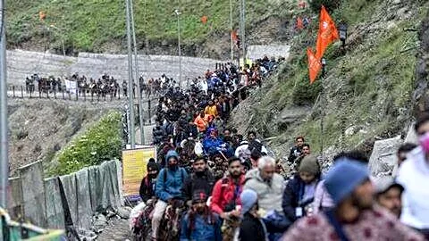 Amarnath and Vaishno Devi yatras paused after heavy rain warning