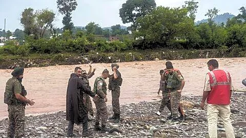 Amit Shah reviews Jammu and Kashmir floods, pledges central support