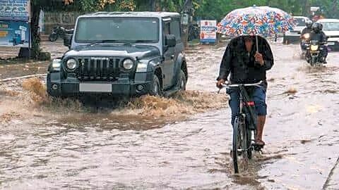 Wednesday rain boosts Mumbai reservoirs and causes waterlogging in Delhi-NCR