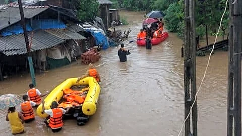 Heavy rains flood Valsad Navsari Surat, more than 1,600 evacuated