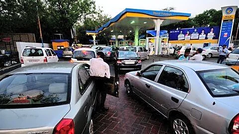Global crude rises to 6-week high, India keeps fuel unchanged
