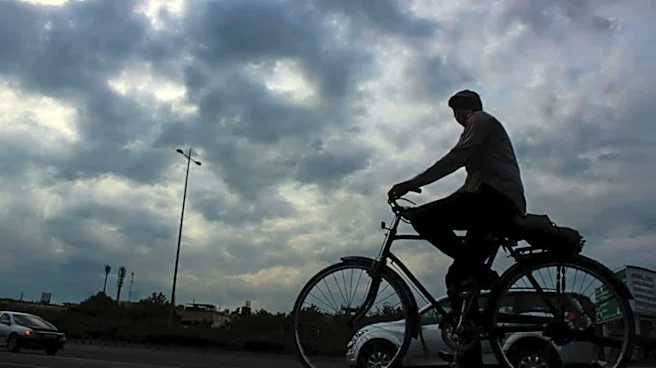 Delhi: Light rain, cloudy skies prevail in parts