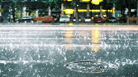 Shimla Met issues orange alert July 27-29, 121 roads blocked