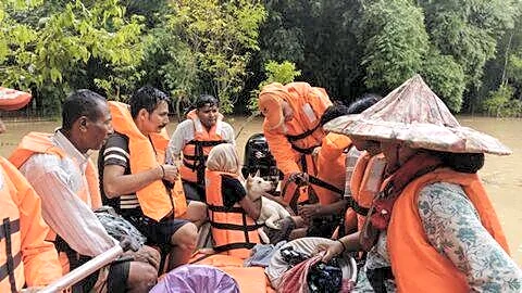 Assam floods hit 742,000 in 11 districts, Sonowal assures support