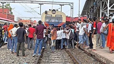 Students, Bhim Army block Arrah tracks over alleged NEET leak