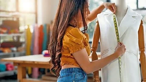 Government to introduce S M L clothing sizes across India