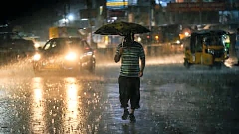 IMD issues red alert in Gujarat this Friday and Saturday