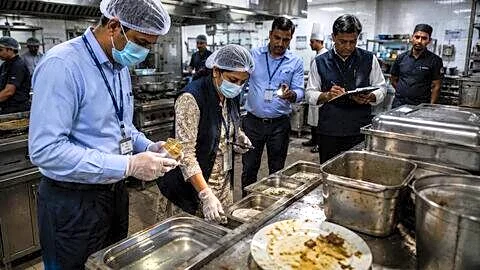 Maharashtra FDA seizes ₹1.03cr banned and adulterated food statewide