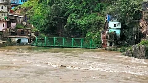 Kashmir flash floods hit Budgam Baramulla Bandipora, Meteorological Department warns