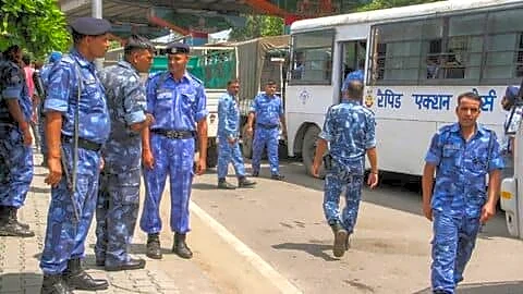 Home Ministry to withdraw 16 CRPF companies from Delhi