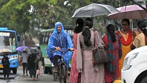 Kerala braces as IMD issues red alert for 8 districts