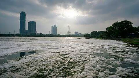 Delhi cools to 24.7°C after rain, IMD issues yellow alert