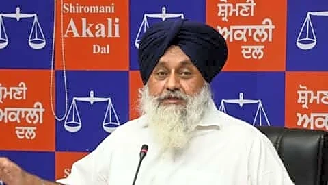 SAD president Sukhbir Singh Badal attacked with kirpan in Maharashtra