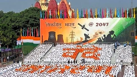 PM Modi leads Red Fort celebrations, Vande Mataram sung