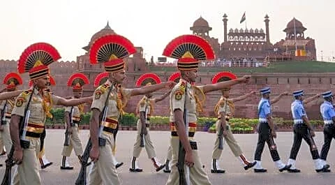 Modi leads 80th I-Day at Red Fort, 'Vande Mataram' debuts