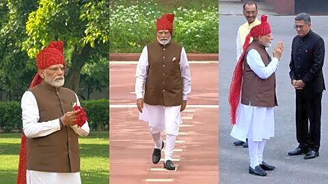 Narendra Modi wears red bandhej safa for 80th Independence Day