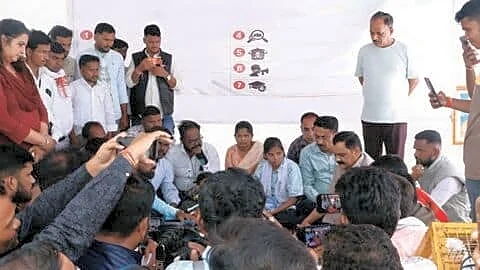 Maharashtra government meets tribal students' demands after Gadchiroli snakebite protests