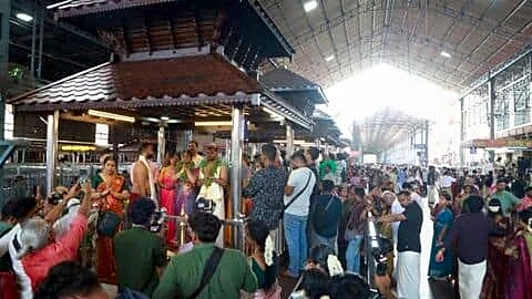 Guruvayur Sreekrishna Temple hosts Kalyanappooram, marrying 367 couples early