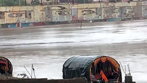 Mandakini river floods Chitrakoot MP, destroys Ramghat and Karwi bridges