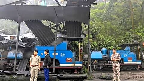 Heavy rain injures 8 railway workers, disrupts West Bengal