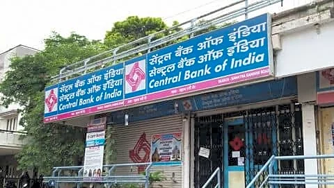 Akola bank cleaner uses duplicate key to steal ₹1cr gold