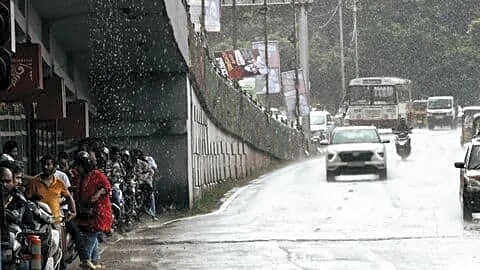 Hyderabad hit by surprise showers Sunday afternoon, breaking dry spell