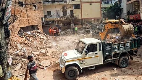 Delhi High Court orders safety checks after Satya Niketan collapse