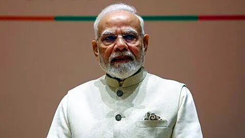 Modi at BRICS forum urges tackling top 10 trade barriers