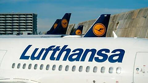 Lufthansa Bengaluru-Frankfurt Boeing 747 diverts to Mumbai after strange smell