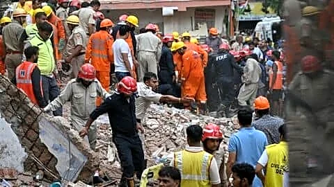 Delhi court extends custody of 6 over Satya Niketan collapse