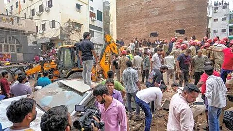 Delhi collapse killed 7, owner Hari Ram Gupta seeks bail