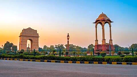 Delhi records 23°C minimum, slightly cooler than usual Monday