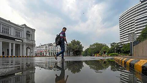 Delhi records 41.6mm October rainfall, air quality improves