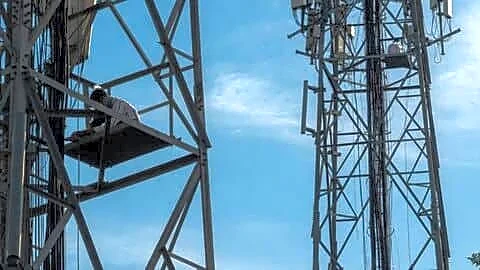 Uttar Pradesh man climbs Haridwar tower demanding wife be brought