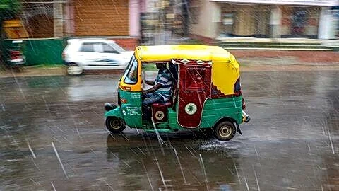IMD warns North India of hail, gusts, rain October 14