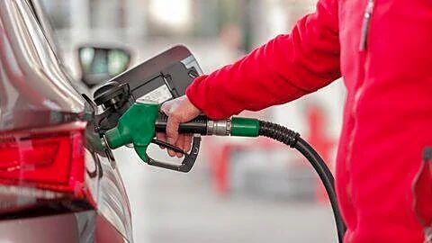 Petrol and diesel prices largely unchanged in Delhi, Mumbai Wednesday