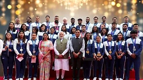 Prime Minister Narendra Modi honors India's 4th-place Asian Games team