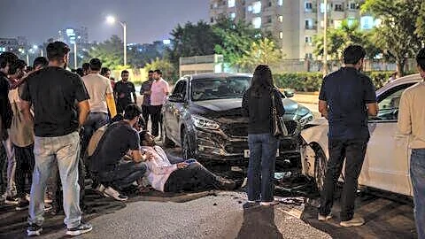 Bengaluru resident reports injured driver waited 30 minutes without help