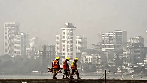 IQAir ranks Mumbai 3rd most polluted city with AQI 176