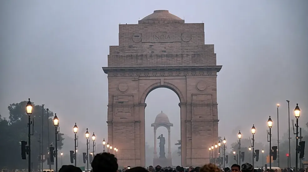 Delhi's air quality remained poor; minimum temperature above normal