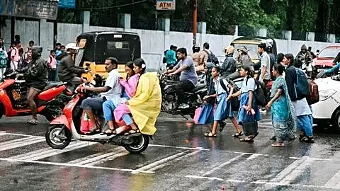 Orange alert, monsoon shuts schools in Tamil Nadu and Puducherry