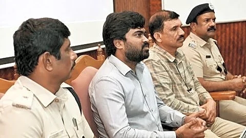 Tamil Nadu, Kerala collectors meet in Thekkady over Sabarimala pilgrimage