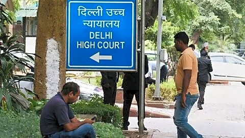 Delhi HC permits security checks of travelers with valid visas