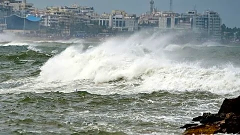 Cyclone Arnab may bring 140km/h winds, Andhra Pradesh braces
