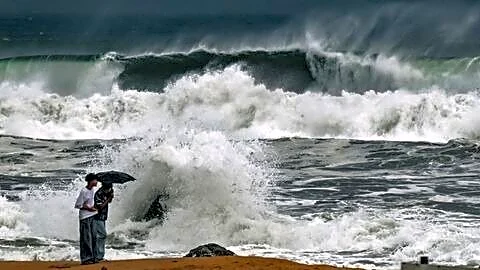Cyclone Arnab batters Visakhapatnam, floods streets and knocks out power