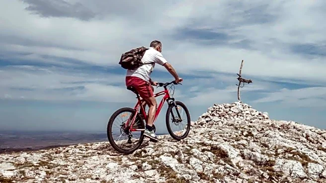 Cycling v/s hiking: Which keeps you fitter?