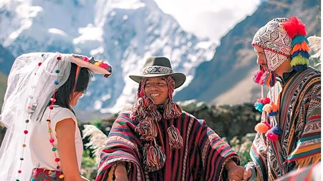 Chullo exchange: All about this unique Peruvian wedding custom