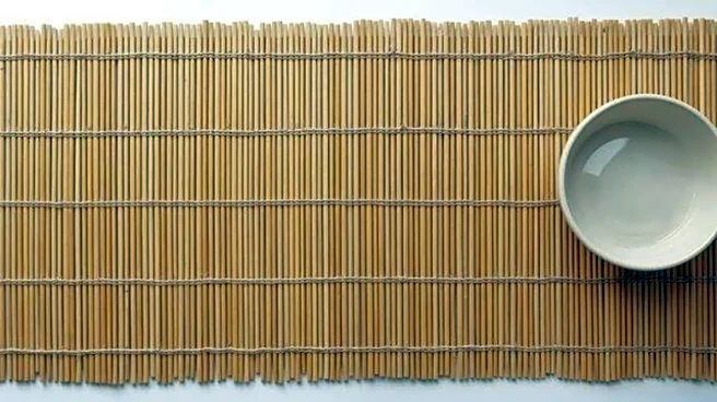 How to hand-paint bamboo placemats